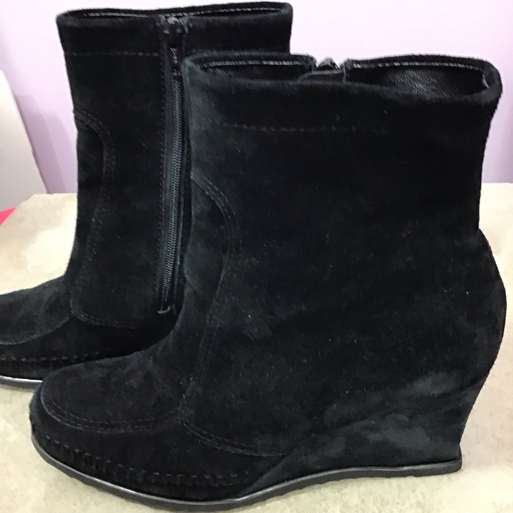 Franco Sarto Wedge leather black ankle boots . Size 6 1/2 . EUC.